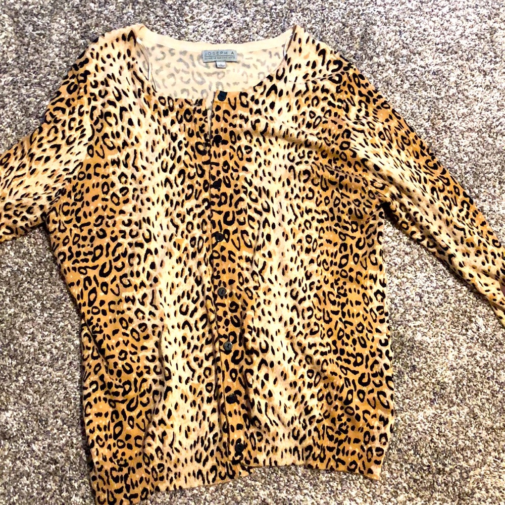 Leopard cardigan. Joseph A. Size Large. Beautiful rayon polyester blend.